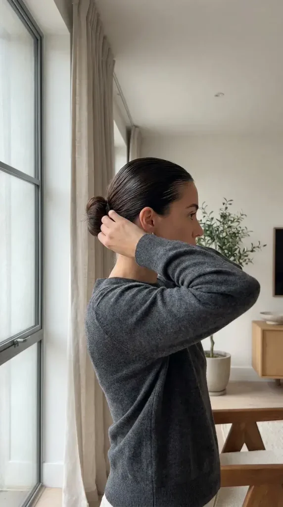 Quick Hairstyles for Busy Mornings (Under 3 Minutes)